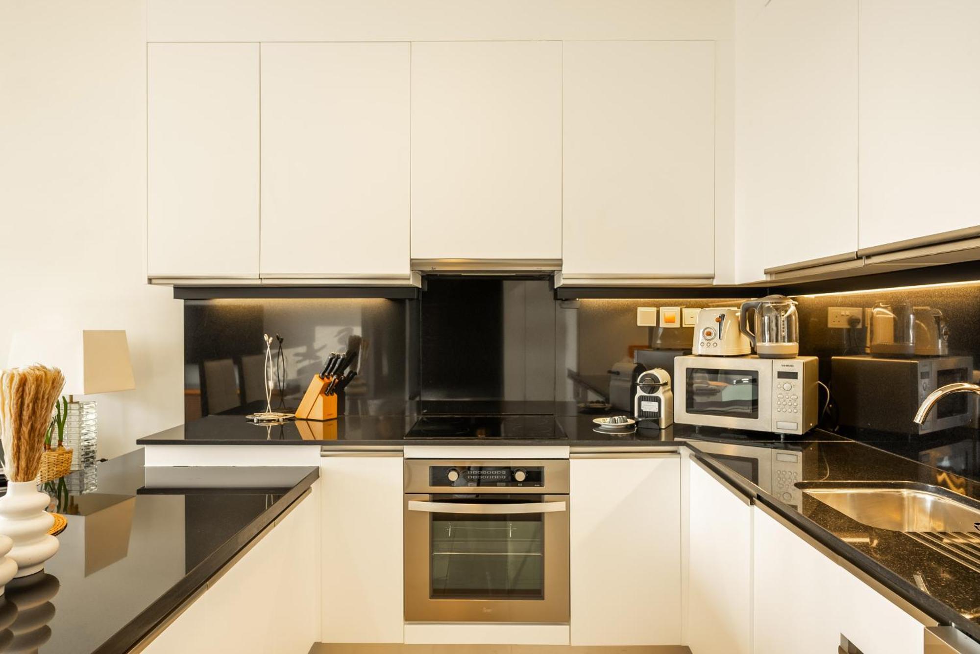 Appartamento In Address Marina Residences Connected To Marina Mall Dubai