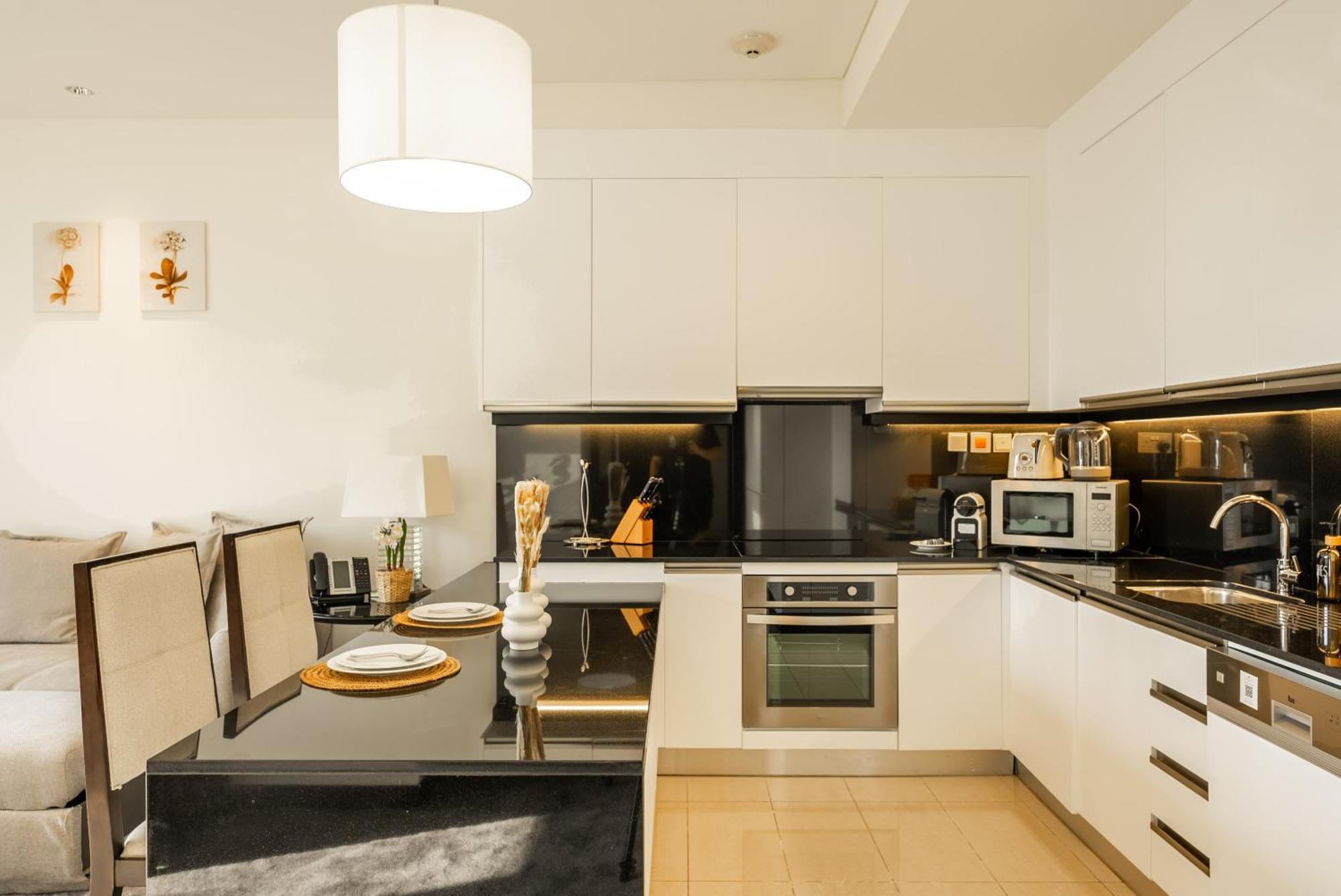 Appartamento In Address Marina Residences Connected To Marina Mall *