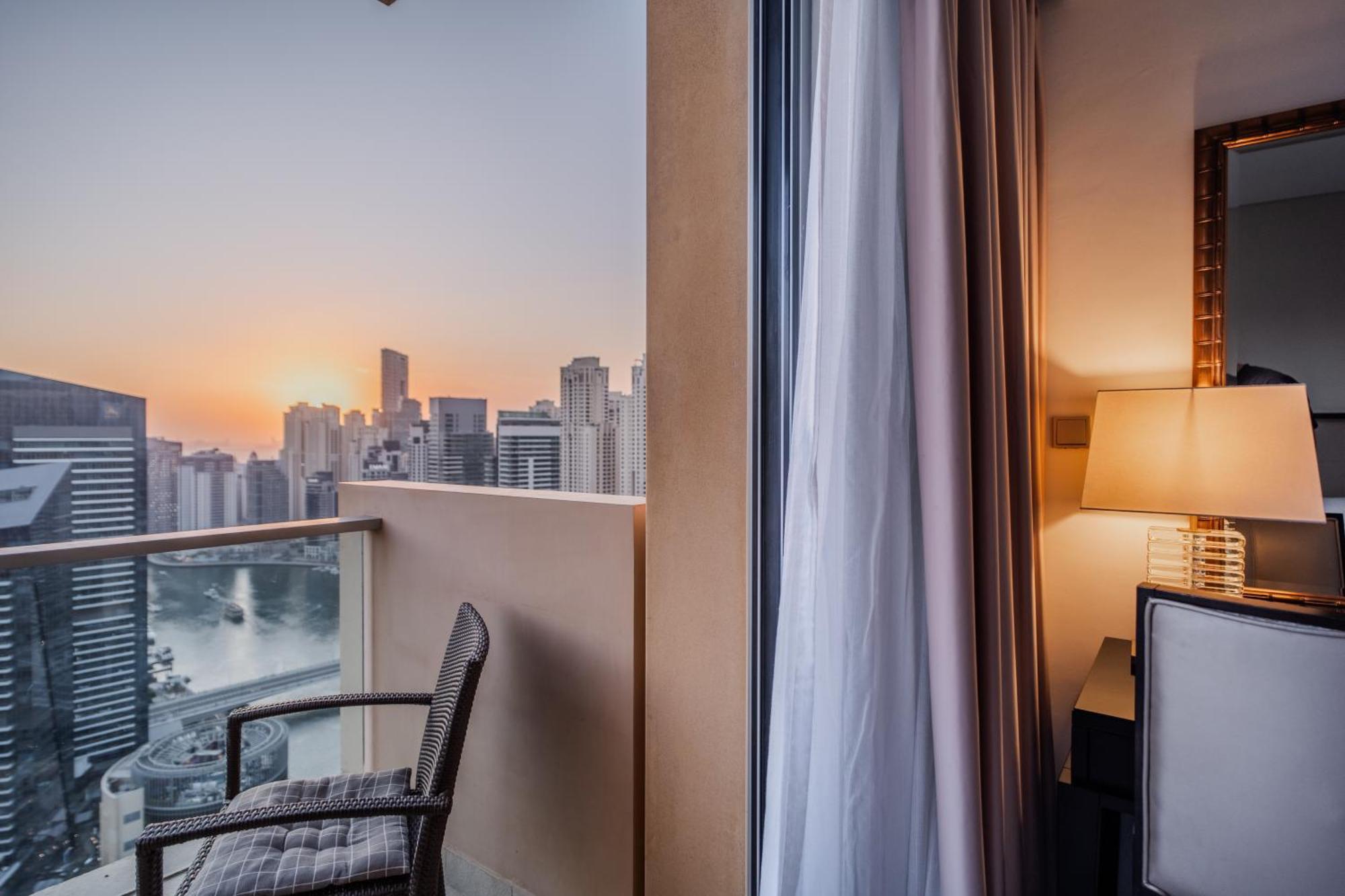 In Address Marina Residences Connected To Marina Mall دبي