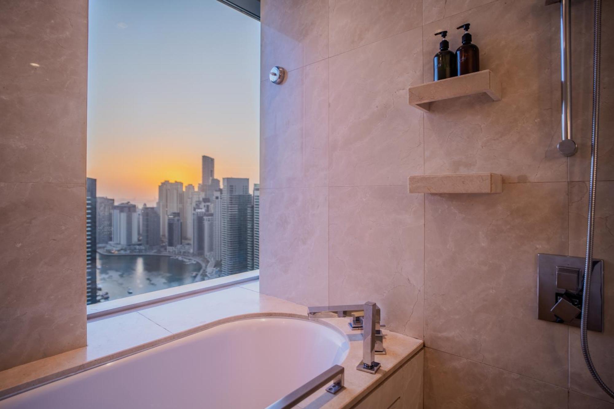 अपार्टमेंट In Address Marina Residences Connected To Marina Mall